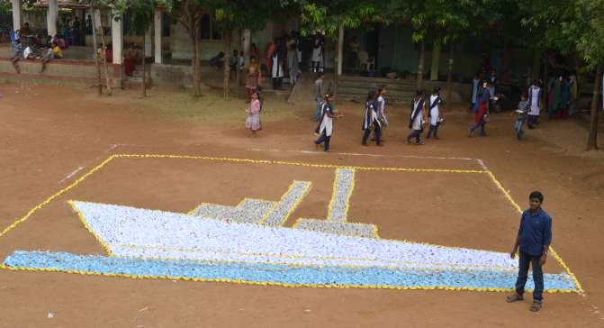 world record paper boat mosaic